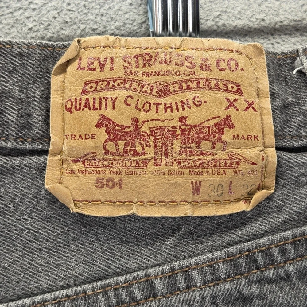 Vintage‎ Levis 501 Jeans Mens Gray Charcoal Wash Button Fly Made USA Fits 27x30